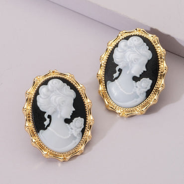Black Cameo