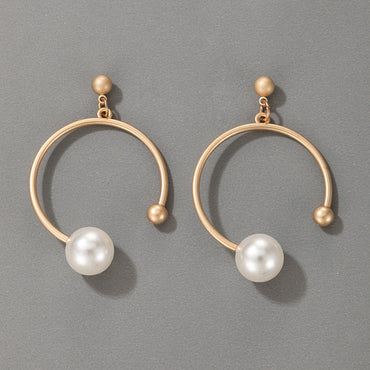 Circle Pearl Earrings
