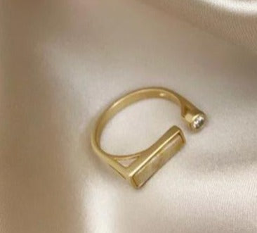 Bar Stud Ring (Beige)