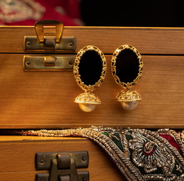 Gold Framed Earrings (black)